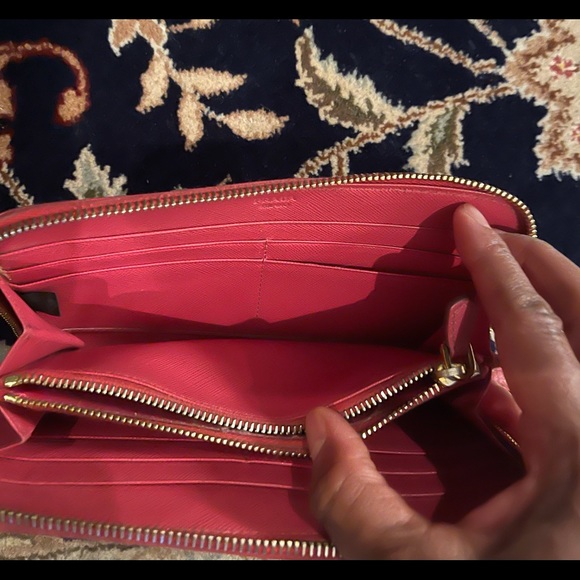🍁SOLD🍁Prada Peonia Leather Zippie Wallet - Picture 7 of 12